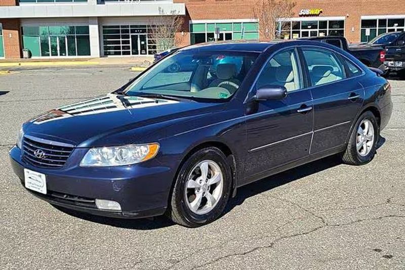 2006 Hyundai Azera — a typically priced live listing