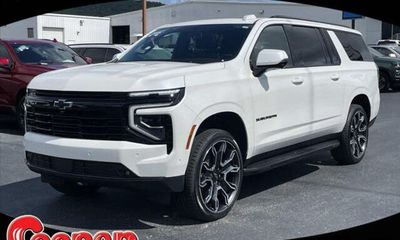 2025 Chevrolet Suburban RST
