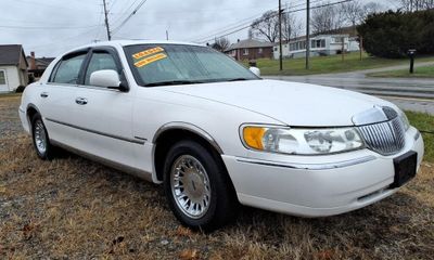 2001 Lincoln Town CAR Cartier