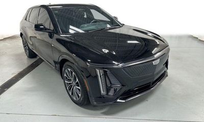 2024 Cadillac Lyriq Sport 1