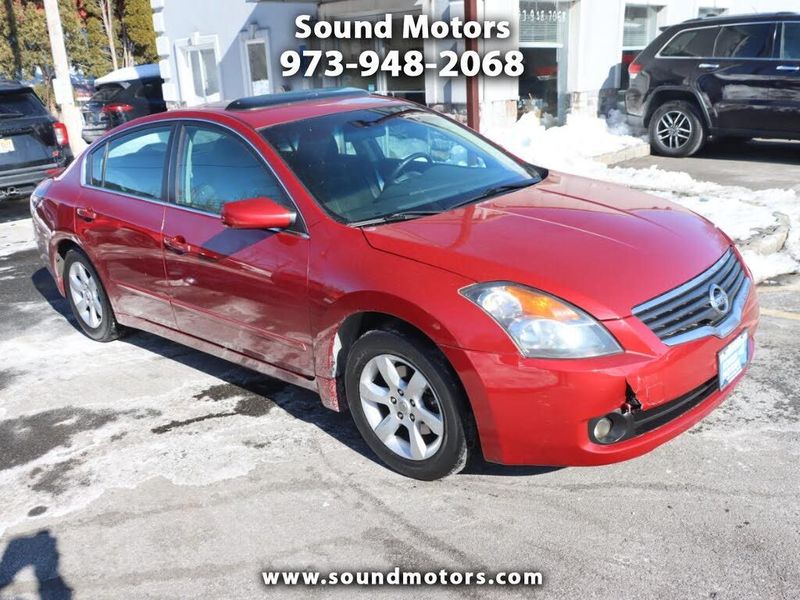 2007 Nissan Altima — a typically priced live listing