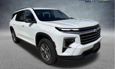 2023 Chevrolet Traverse LT