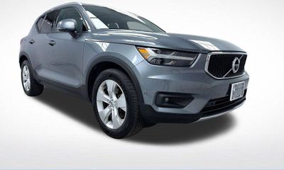 2019 Volvo XC40 Momentum