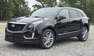 2026 Cadillac XT5 Sport