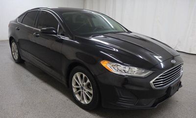 2020 Ford Fusion SE