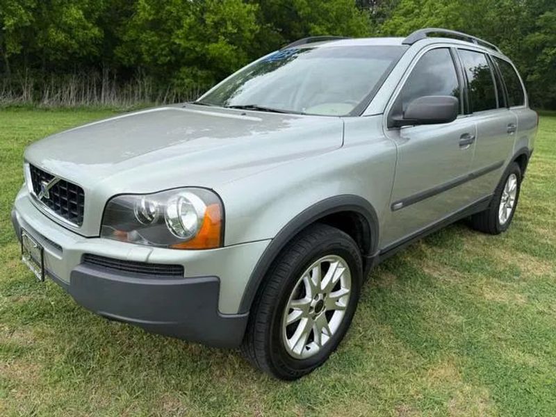 2004 Volvo XC90 — a typically priced live listing