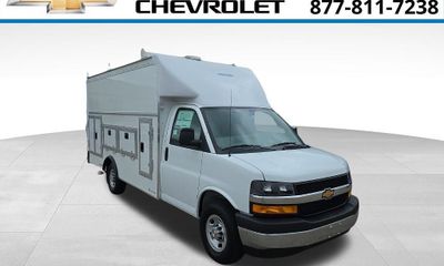 2025 Chevrolet Express 3500 Cutaway 159