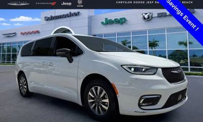 2025 Chrysler Pacifica Select
