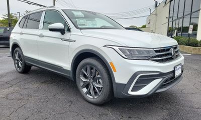 2023 Volkswagen Tiguan 4Motion SE