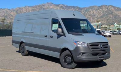 2025 Mercedes-Benz Sprinter 907 VS30