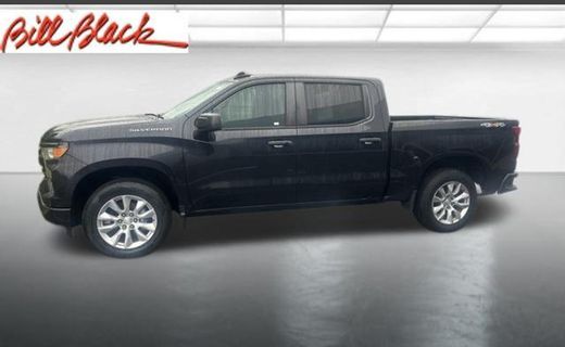 2022 Chevrolet Silverado Custom