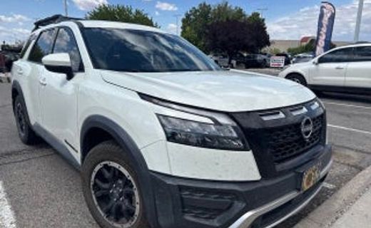 2023 Nissan Pathfinder SV