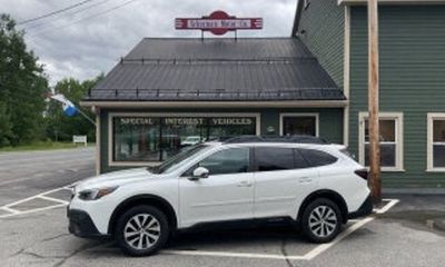 2020 Subaru Outback Premium M R