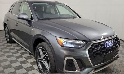 2023 Audi Q5 E S Line Quattro