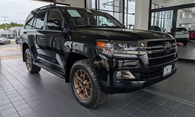 2020 Toyota Land Cruiser VX R Grade