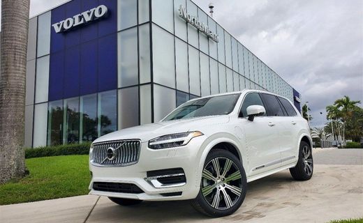 2024 Volvo XC90 Plus Bright
