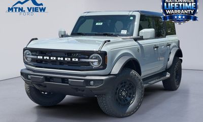 2026 Ford Bronco Outer Banks