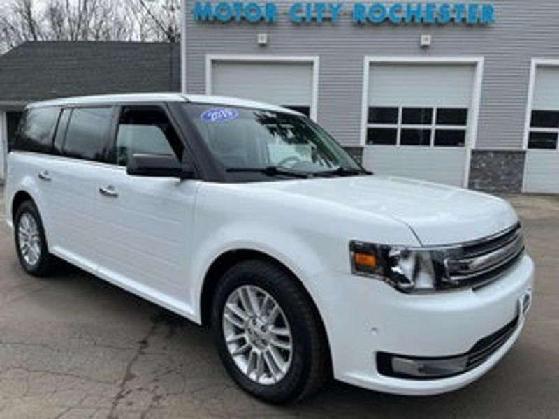 2017 Ford FLEX — a typically priced live listing
