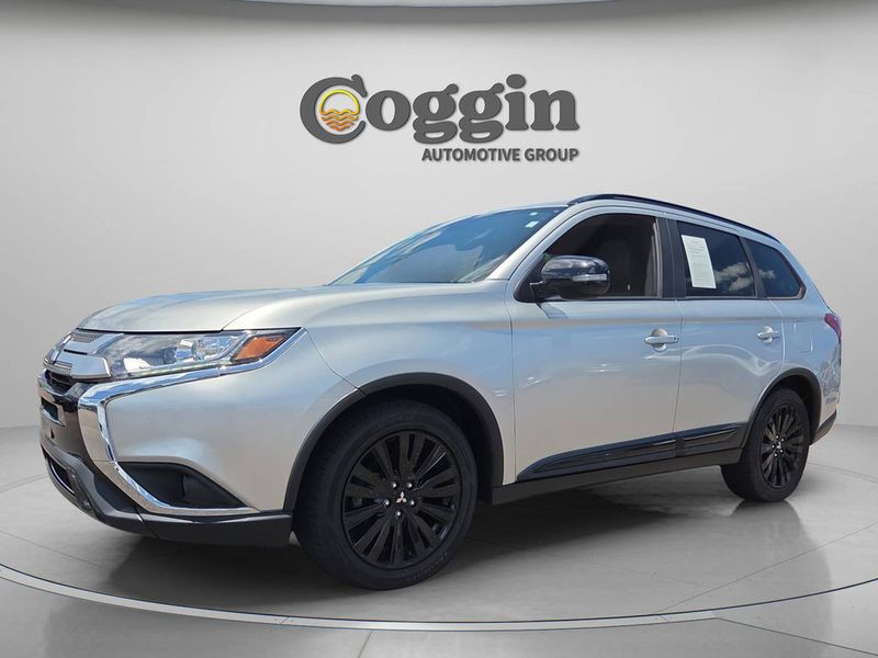 2020 Mitsubishi Outlander — a typically priced live listing