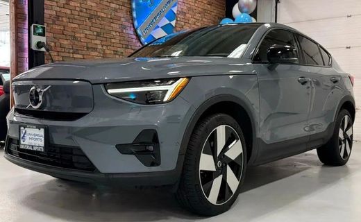 2023 Volvo C40 Ultimate Dark