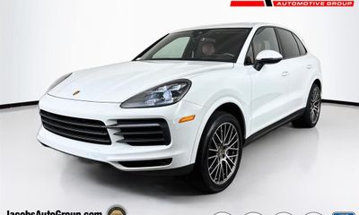2023 Porsche Cayenne Platinum Edition