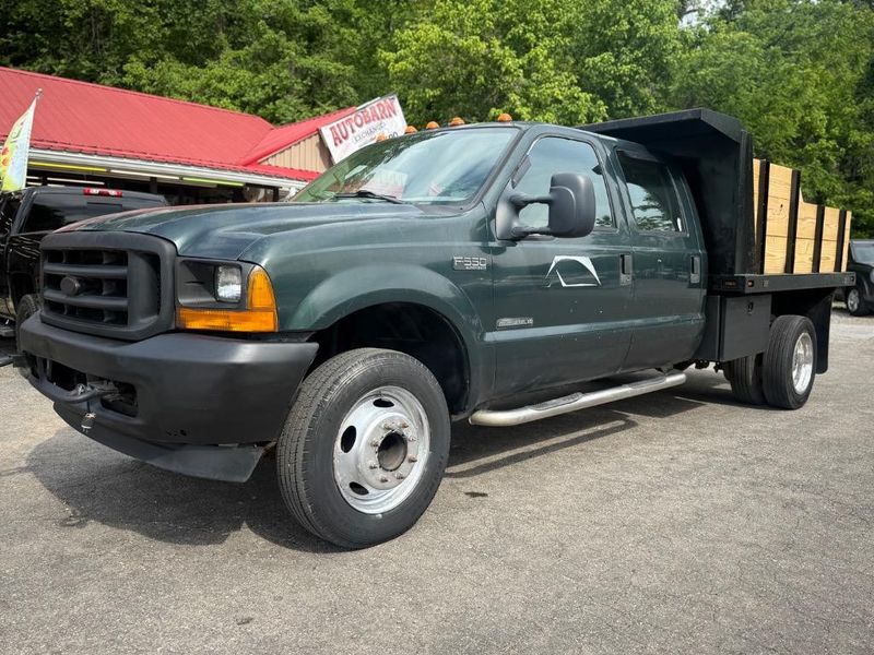 2001 Ford F-550 — a typically priced live listing