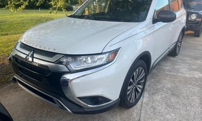 2020 Mitsubishi Outlander ES