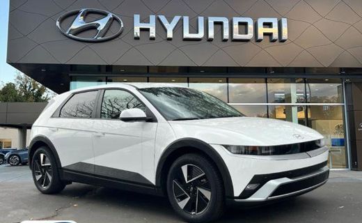 2025 Hyundai Ioniq 5 SE