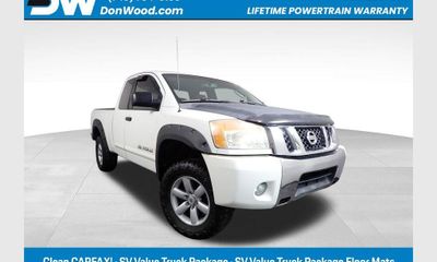 2011 Nissan Titan SV