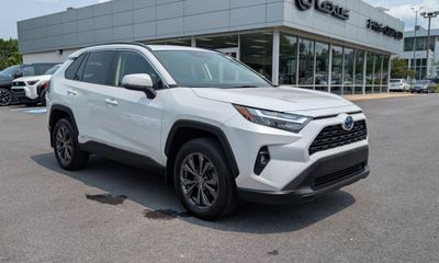 2023 Toyota RAV4 XLE Premium