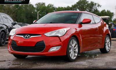 2013 Hyundai Veloster Base BaseStyle Tech