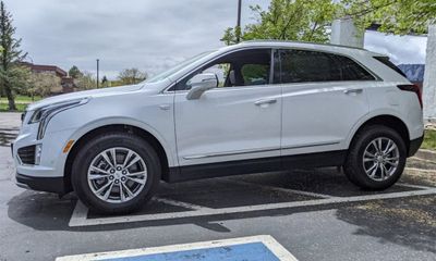 2023 Cadillac XT5 Premium Luxury