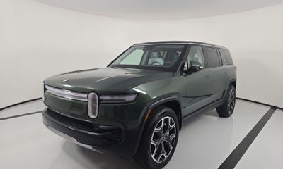 2025 Rivian R1S Adventure