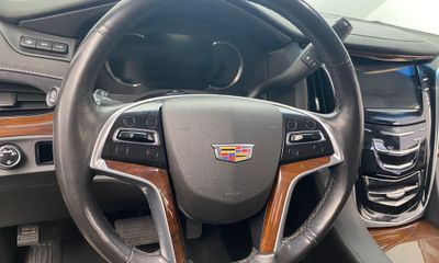 2018 Cadillac Escalade ESV Luxury