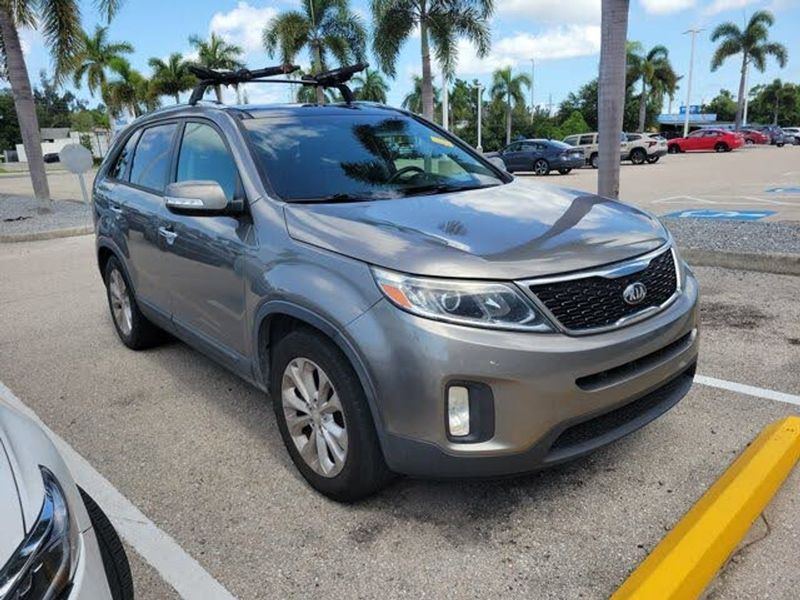 2014 Kia Sorento — a typically priced live listing