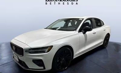 2023 Volvo S60 Plus Black Edition