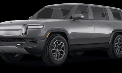 2023 Rivian R1S Adventure