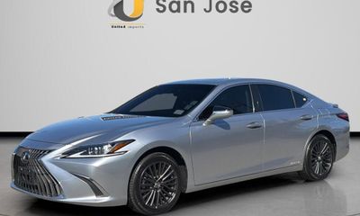 2022 Lexus ES 300H Premium