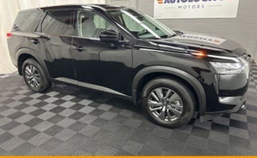 2025 Nissan Pathfinder S