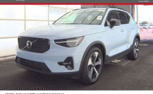 2026 Volvo XC40 Plus Dark