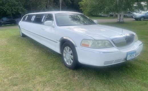 2003 Lincoln Town CAR Executive