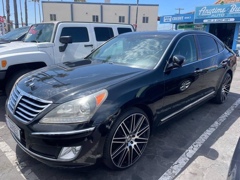 2011 Hyundai Equus — a typically priced live listing