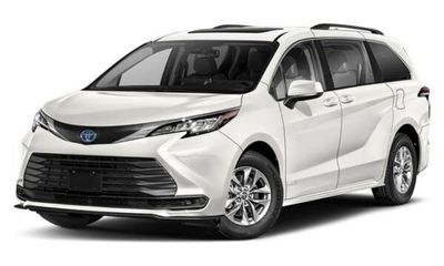 2025 Toyota Sienna LE