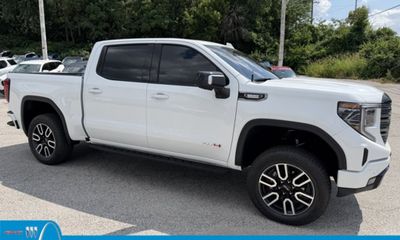 2025 GMC Sierra AT4
