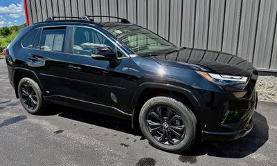 2022 Toyota RAV4 SE