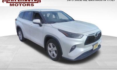 2022 Toyota Highlander LE