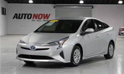 2016 Toyota Prius ONE TWO