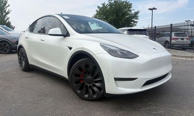 2023 Tesla Model Y Performance