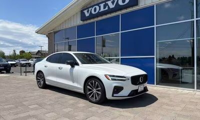 2022 Volvo S60 Inscription Expression XC60