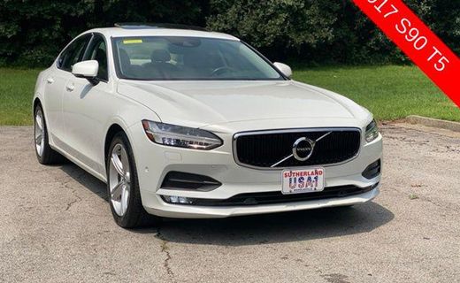 2017 Volvo S90 Momentum